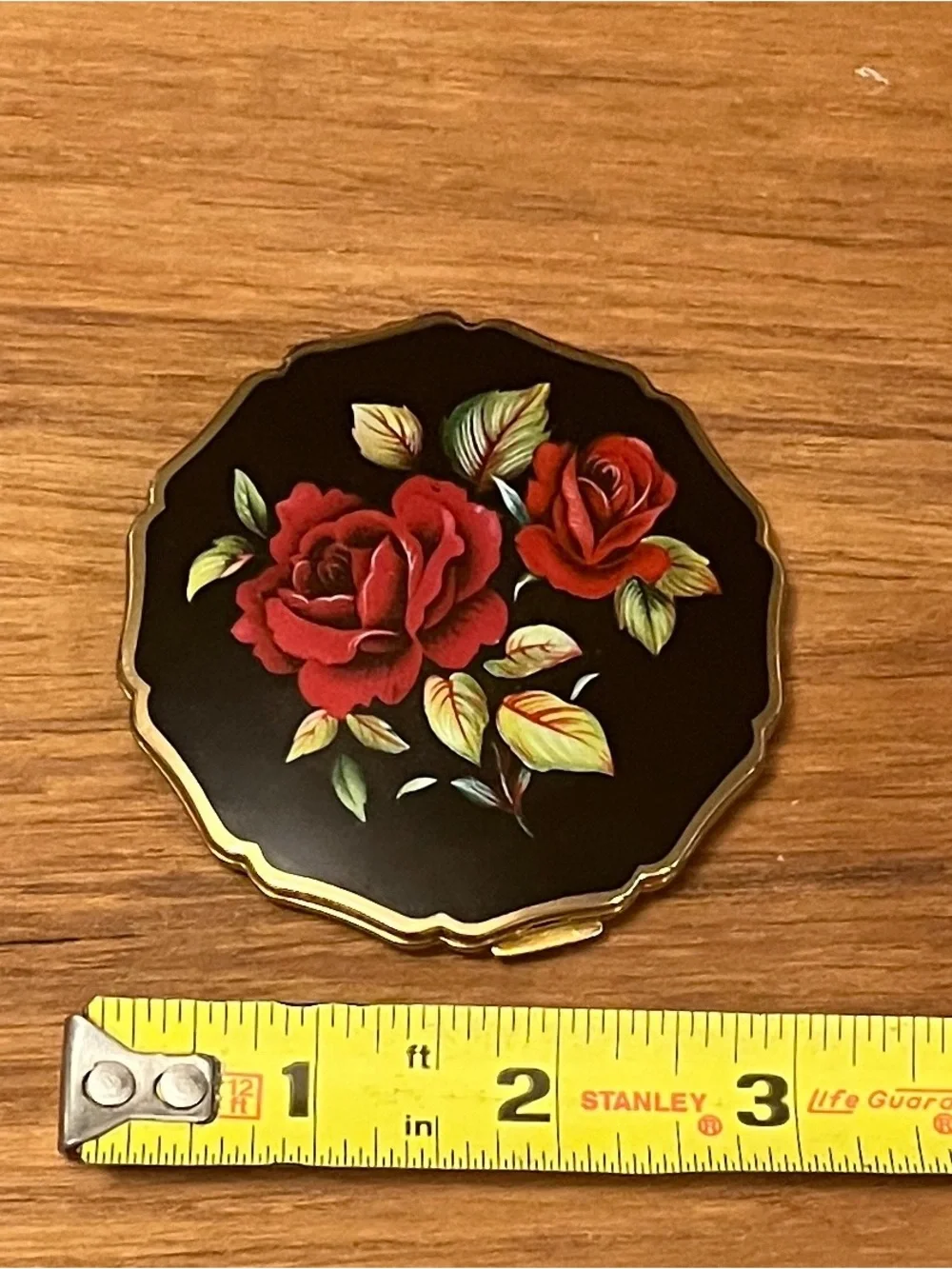 Black Compact Powder Compact - Vintage with Red Rose Design